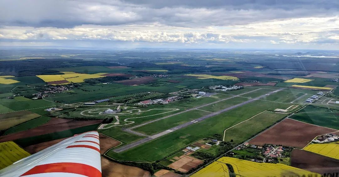 Notre bel aérodrome de Chambley 😍
#chambley #LesPlaneursDeChambley #volavoile